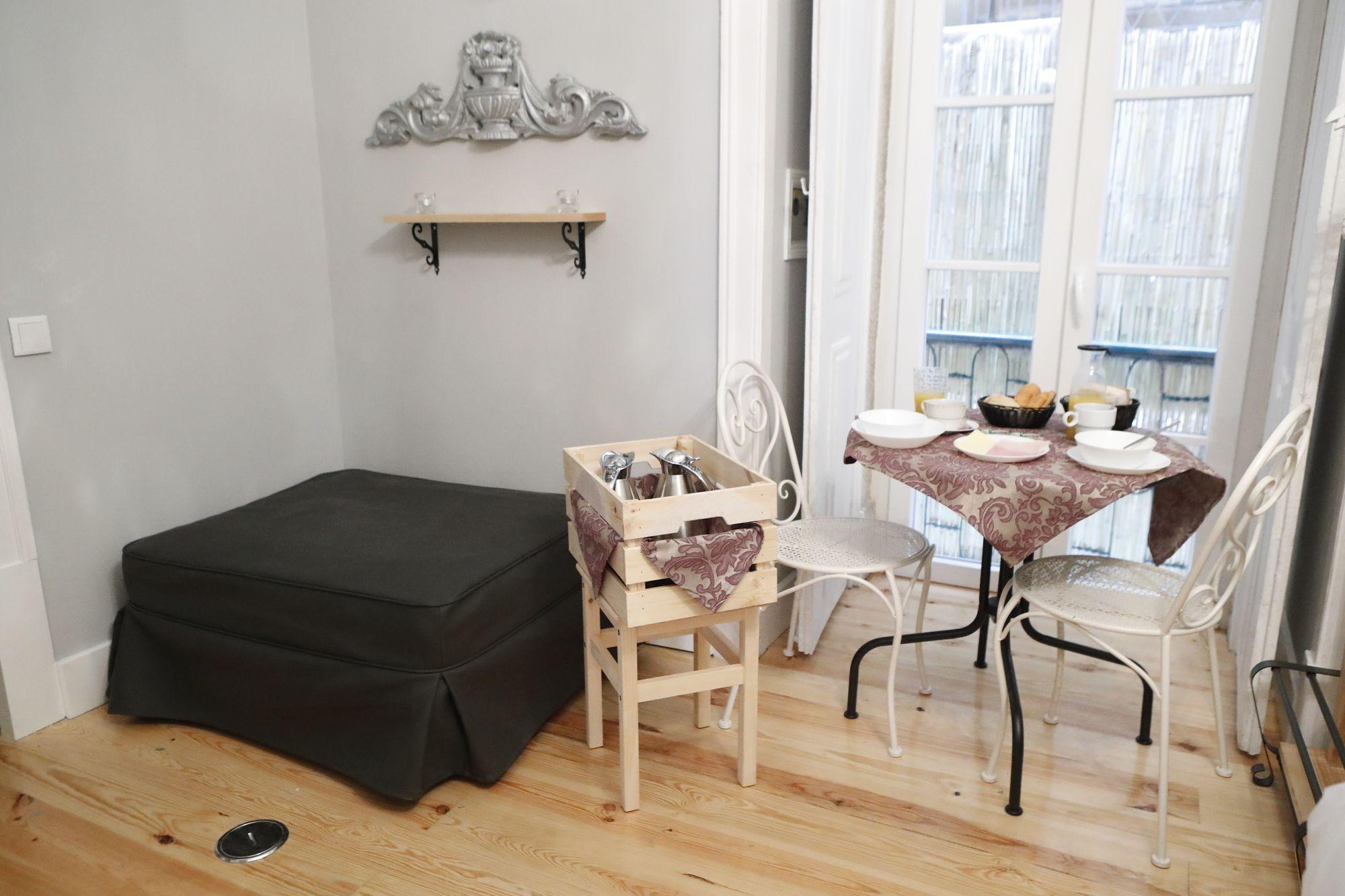 บี อินบี ลิสบอน ดาวน์ทาวน์ สวีท Bed & Breakfast ภายนอก รูปภาพ